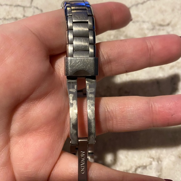 Movado 800 series diamond bezel - Picture 5 of 8